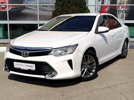2013 Toyota Camry VII (XV50), белый, 1430000 рублей, вид 1
