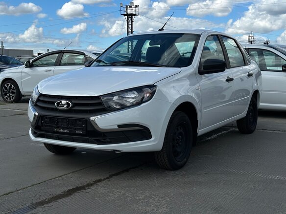 2026 Lada (ВАЗ) Granta I Рестайлинг, белый, 850000 рублей - вид 1