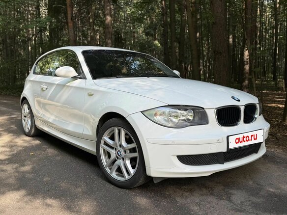 2008 BMW 1 серии 116i I (E81/E82/E87/E88) Рестайлинг, белый, 800000 рублей - вид 3