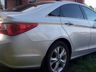 2012 Hyundai Sonata VI (YF), серебристый, 1100000 рублей, вид 1