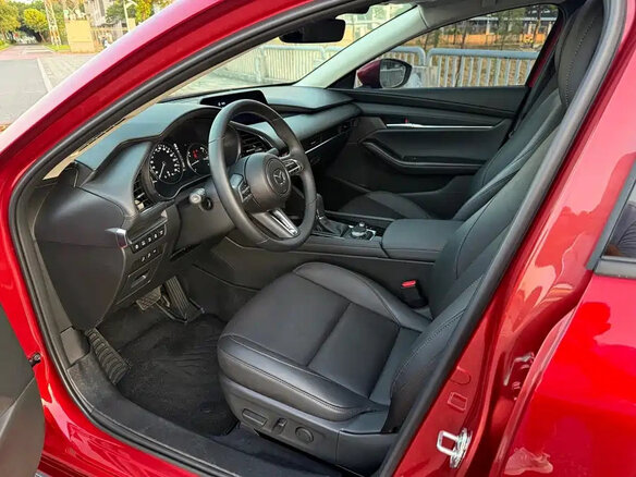 2023 Mazda 3 Axela IV (BP), пурпурный, 1621099 рублей - вид 11