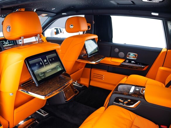 2023 Rolls-Royce Phantom Extended VIII Рестайлинг (Series II), серебристый, 50000000 рублей - вид 22