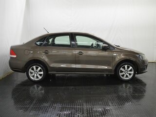 2015 Volkswagen Polo V, коричневый, 604000 рублей, вид 4