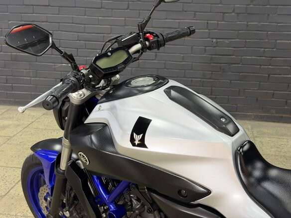 2016 Yamaha MT-07 (FZ-07), серый, 735000 рублей - вид 12