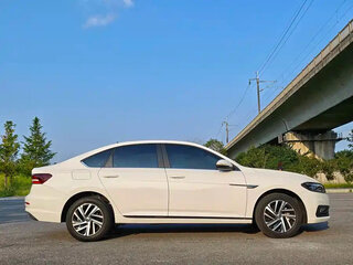 2022 Volkswagen Lavida III Рестайлинг, серый, 1300000 рублей, вид 4