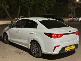 2018 Kia Rio IV, белый, 899000 рублей, вид 4