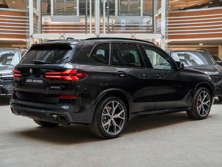 2026 BMW X5 M60i IV (G05/G18) Рестайлинг, чёрный, 18990000 рублей, вид 2