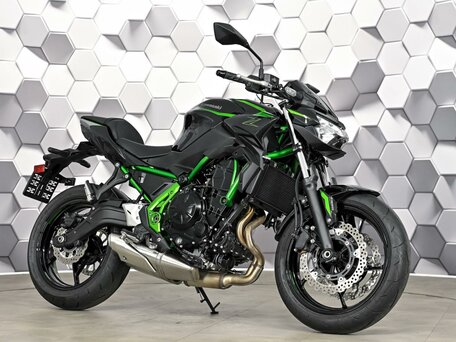 2026 Kawasaki Z 650, чёрный, 925000 рублей, вид 1