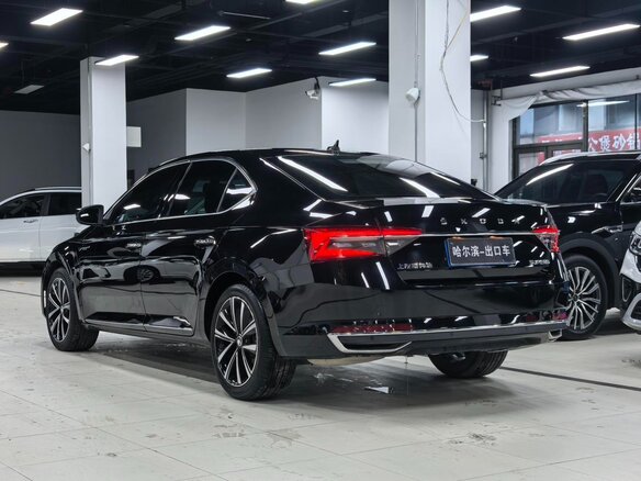2023 Skoda Superb III Рестайлинг, чёрный - вид 5