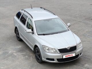 2011 Skoda Octavia II (A5) Рестайлинг, белый, 880000 рублей, вид 2