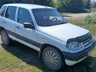 2003 Chevrolet Niva I, белый, 300000 рублей, вид 1