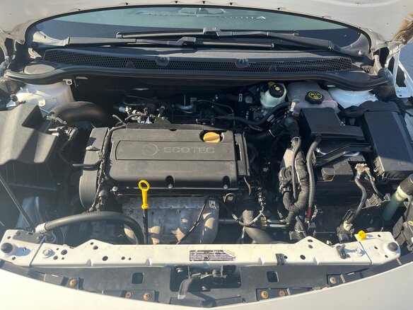 2012 Opel Astra J, белый, 600000 рублей - вид 16