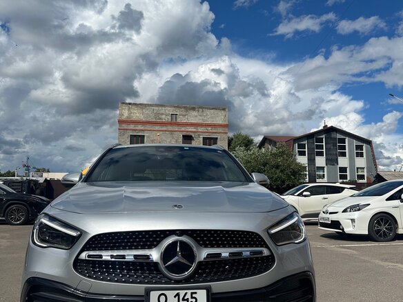 2021 Mercedes-Benz GLA 180 II (H247), серебристый, 3300000 рублей - вид 2