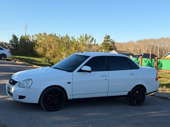 2011 Lada (ВАЗ) Priora I, белый