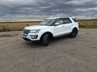 2016 Ford Explorer V Рестайлинг, белый, 3300000 рублей, вид 1