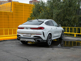 2021 BMW X6 30d III (G06), белый, 7899000 рублей, вид 4