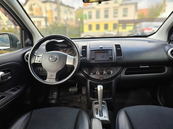 2013 Nissan Note I Рестайлинг, белый, 850000 рублей - вид 16