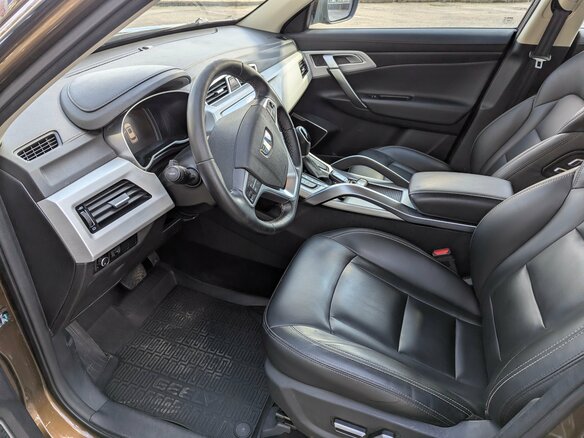 2020 Geely Atlas I, коричневый, 1580000 рублей - вид 6
