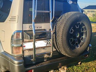 1996 Toyota Land Cruiser Prado 90 Series, серебристый, 2196000 рублей, вид 3