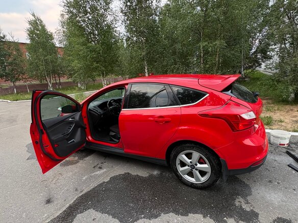 2013 Ford Focus III, красный, 850000 рублей - вид 16
