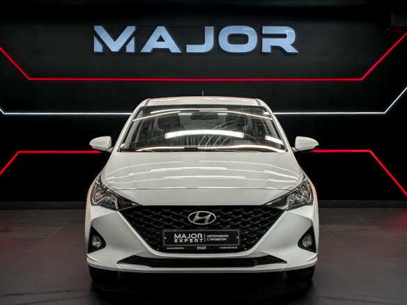 2022 Hyundai Solaris II Рестайлинг, белый, 1525000 рублей - вид 1