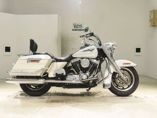 2006 Harley-Davidson Road King, белый, 777000 рублей, вид 2