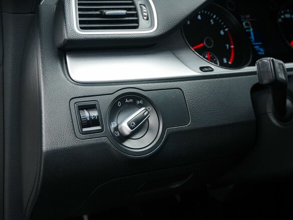 2012 Volkswagen Passat CC I, бежевый, 1250000 рублей - вид 11