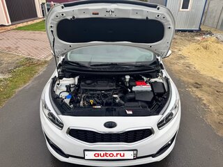 2017 Kia Ceed II Рестайлинг, белый, 1350000 рублей, вид 3