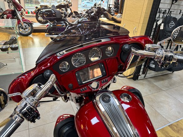2016 Harley-Davidson CVO Street Glide, пурпурный, 1990000 рублей - вид 8