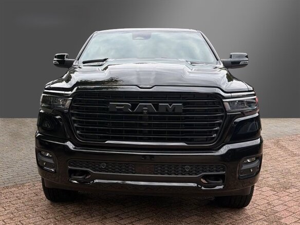 2025 Ram 1500 Crew Cab V Рестайлинг, чёрный, 5600000 рублей - вид 2