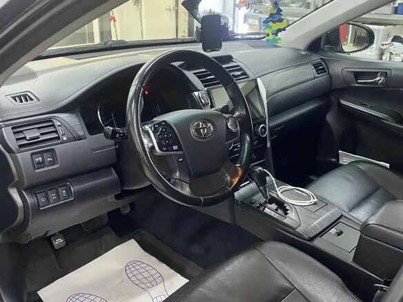 2014 Toyota Camry VII (XV50), чёрный, 1590000 рублей - вид 6