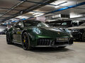 2026 Porsche 911 Carrera 4 GTS VIII (992) Рестайлинг, зелёный, 33200000 рублей - вид 3