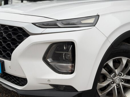 2018 Hyundai Santa Fe IV, белый, 2485000 рублей, вид 2