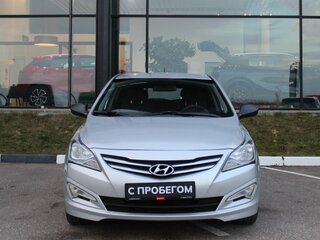 2014 Hyundai Solaris I Рестайлинг, серебристый, 850000 рублей, вид 2