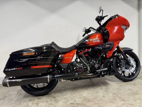 2026 Harley-Davidson CVO Road Glide ST, чёрный, 5850000 рублей, вид 4
