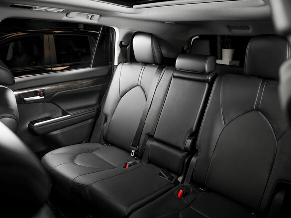 2026 Toyota Highlander IV (XU70), белый - вид 17