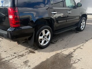 2008 Chevrolet Tahoe III, чёрный, 1450000 рублей, вид 3