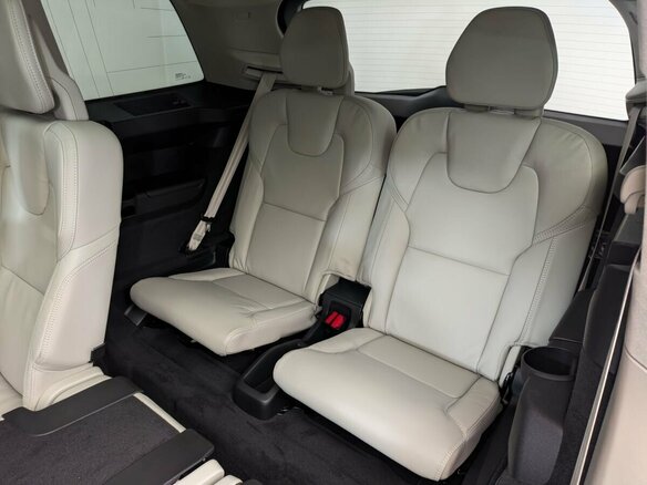 2026 Volvo XC90 B5 II Рестайлинг 2, серый, 10600000 рублей - вид 15