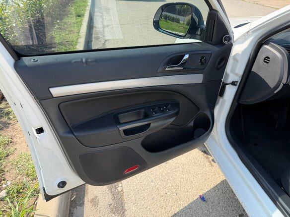 2012 Skoda Octavia II (A5) Рестайлинг, белый, 1390000 рублей - вид 10