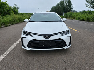 2022 Toyota Corolla XII (E210), белый, 1560000 рублей, вид 3