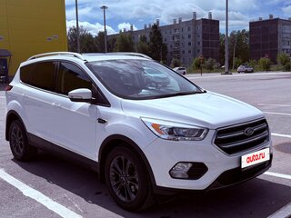 2020 Ford Kuga II Рестайлинг, белый, 2000000 рублей, вид 4