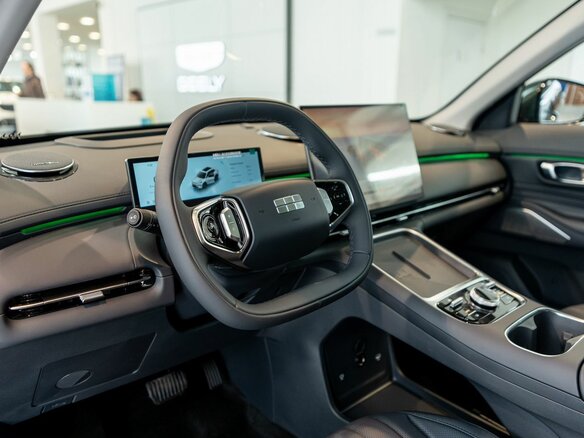 2026 Geely EX5 Гибрид EM-R, зелёный, 3829990 рублей - вид 14