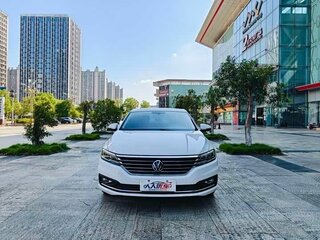 2022 Volkswagen Lavida III, белый, 1085000 рублей, вид 2
