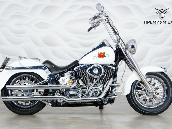 2005 Harley-Davidson Fat Boy, белый, 805000 рублей