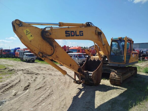 2021 SDLG E6210F, жёлтый, 3630250 рублей