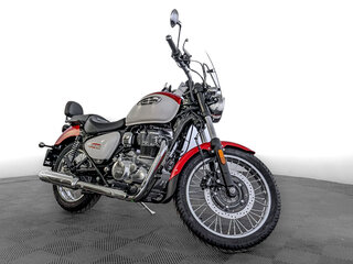 2026 Royal Enfield Classic 350, красный, 528000 рублей, вид 2