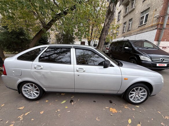 2014 Lada (ВАЗ) Priora I Рестайлинг, серебристый, 700000 рублей - вид 3