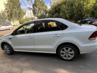 2018 Volkswagen Polo V Рестайлинг, белый, 1650000 рублей, вид 4