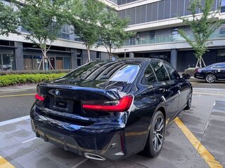 2023 BMW 3 серии 320i VII (G2x) Рестайлинг, чёрный, 2909000 рублей, вид 4