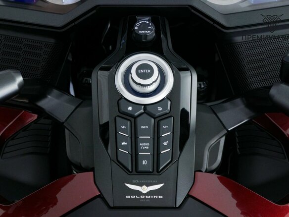 2025 Honda GL 1800 Gold Wing, красный, 3599000 рублей - вид 11